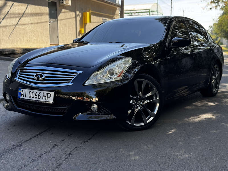 Infiniti G37 (2011)