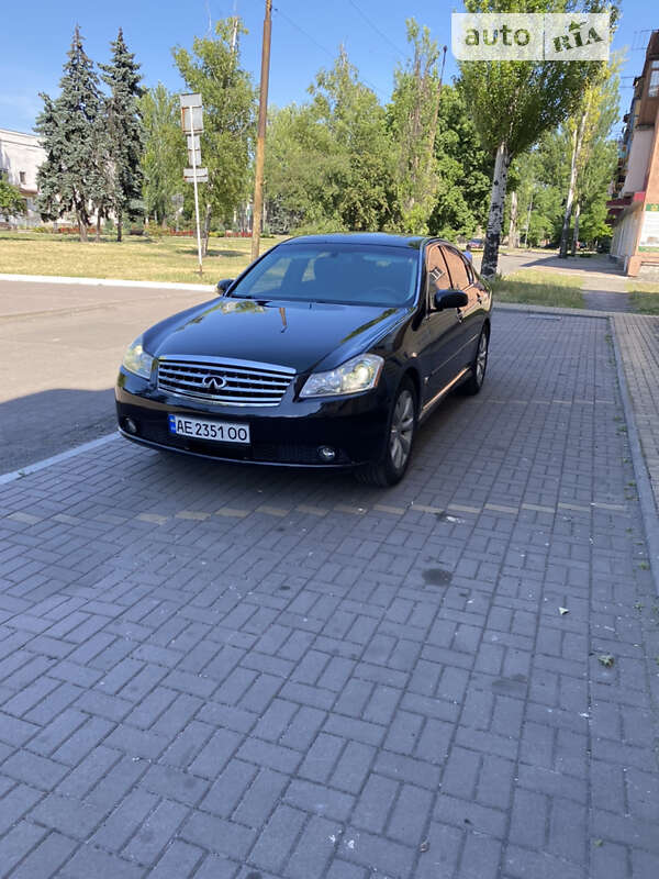 Infiniti M35 (2005)