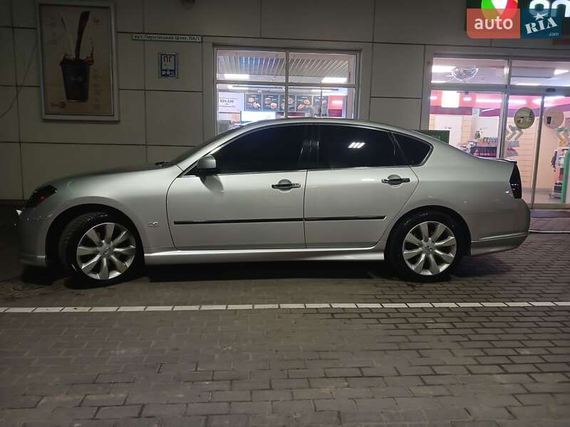 Infiniti M35 (2007)