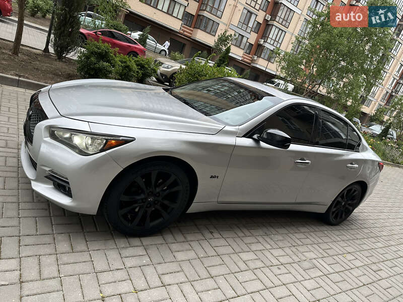 Infiniti Q50 (2015)