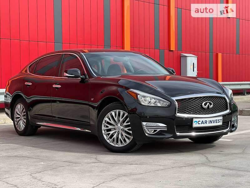 Infiniti Q70 (2014)