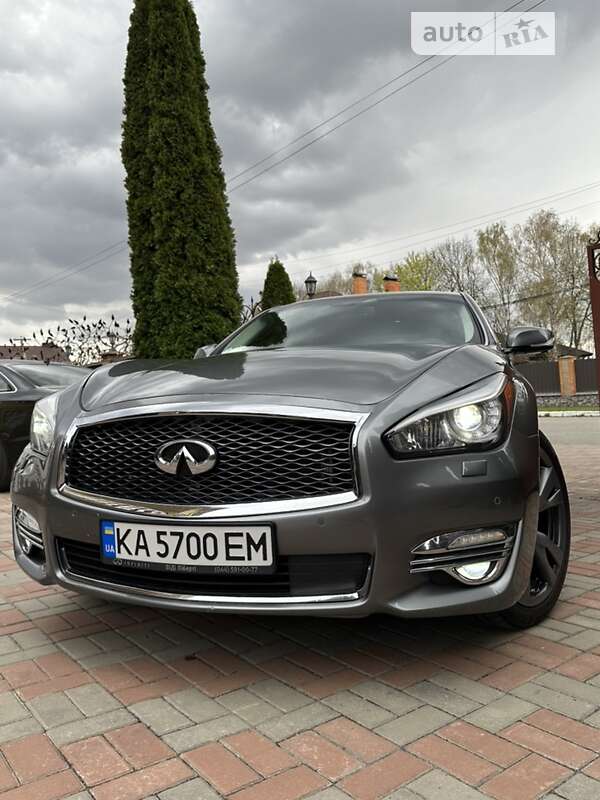 Infiniti Q70 (2017)