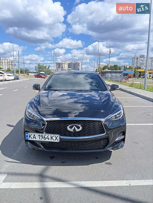 Infiniti Qx30 (2017)
