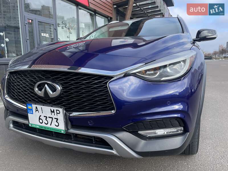 Infiniti Qx30 (2016)