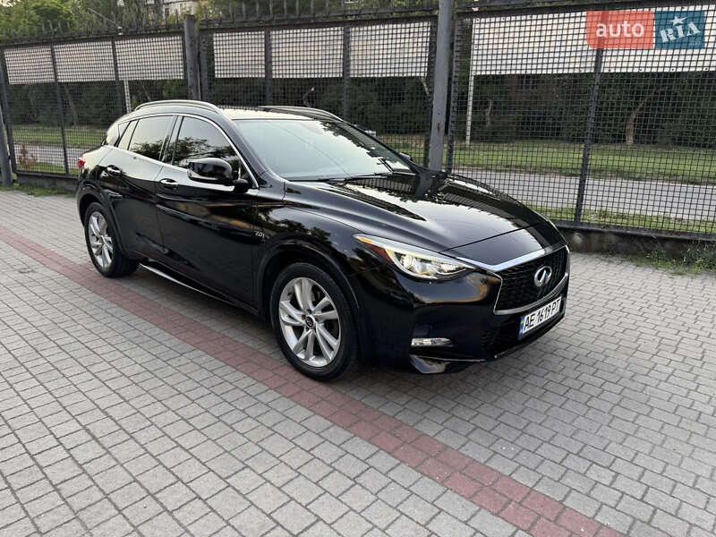 Infiniti Qx30 (2017)