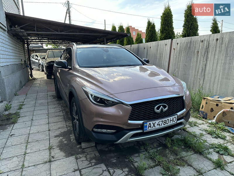 Infiniti Qx30 (2016)