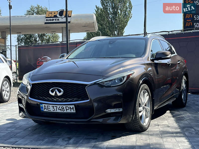 Infiniti Qx30 (2016)