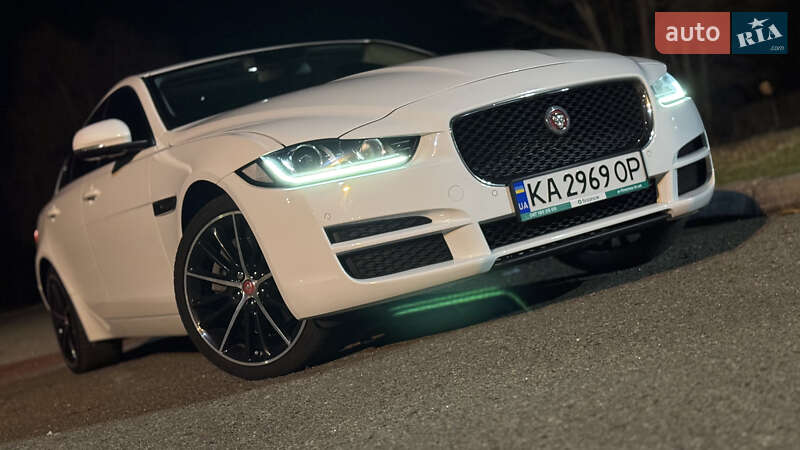 Jaguar Xe (2016)