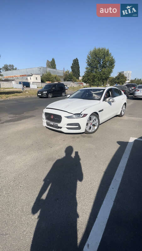 Jaguar Xe (2019)