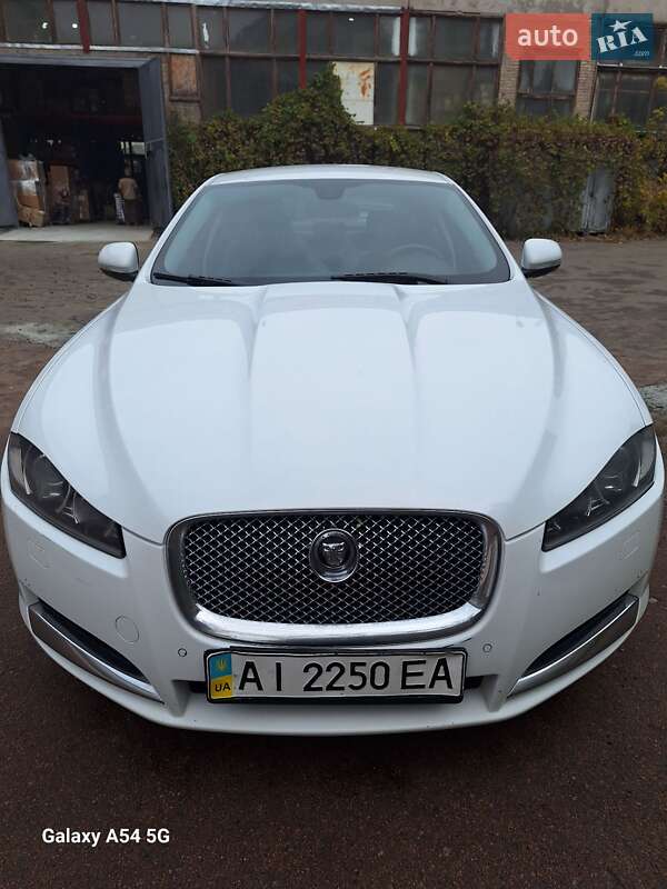 Jaguar Xf (2012)