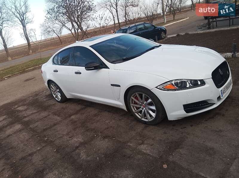 Jaguar Xf (2014)