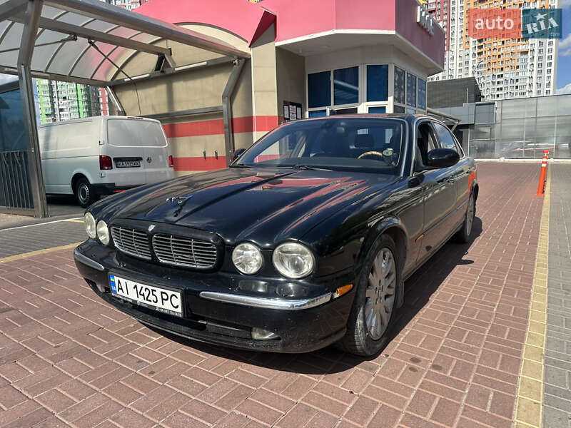 Jaguar Xj (2004)