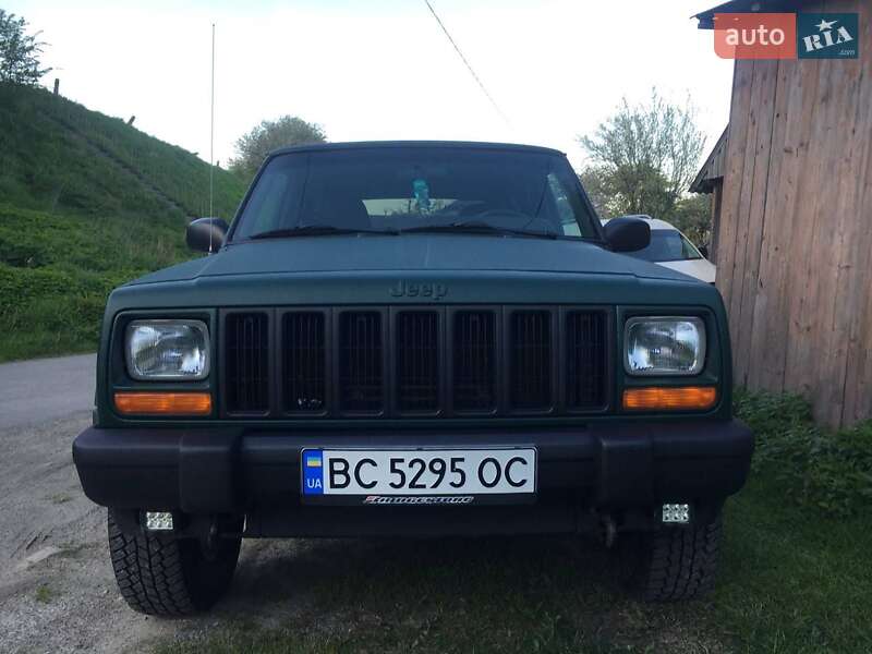 Jeep Cherokee (2000)