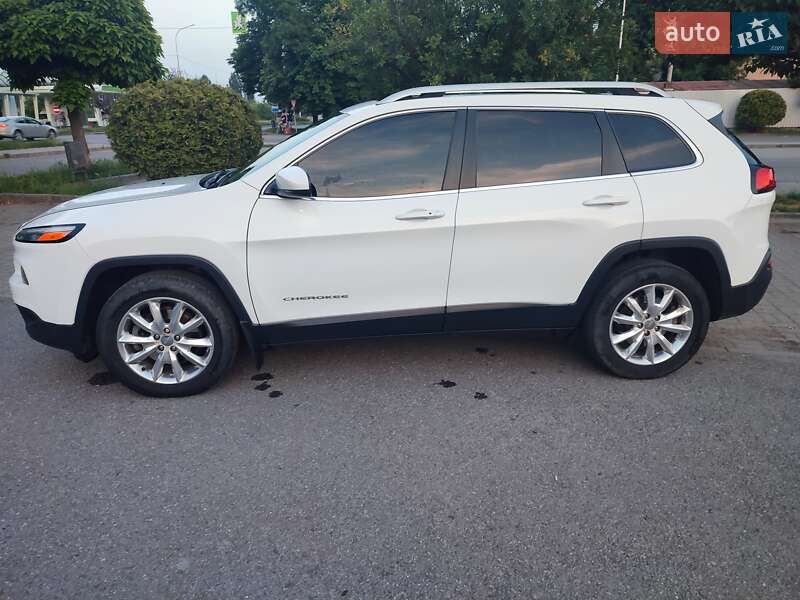 Jeep Cherokee (2016)