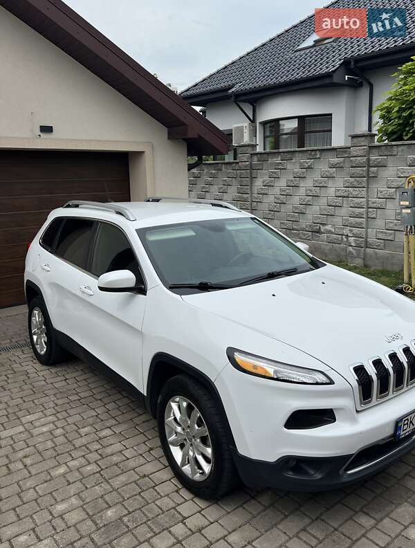 Jeep Cherokee (2016)