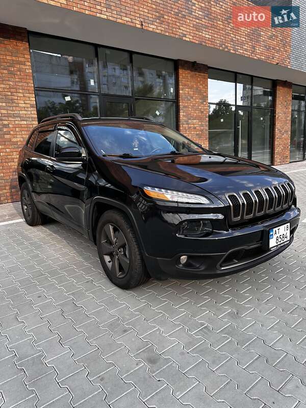 Jeep Cherokee (2016)