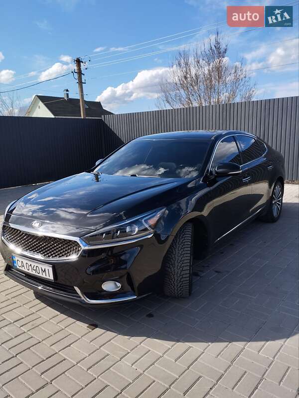 Kia Cadenza (2016)