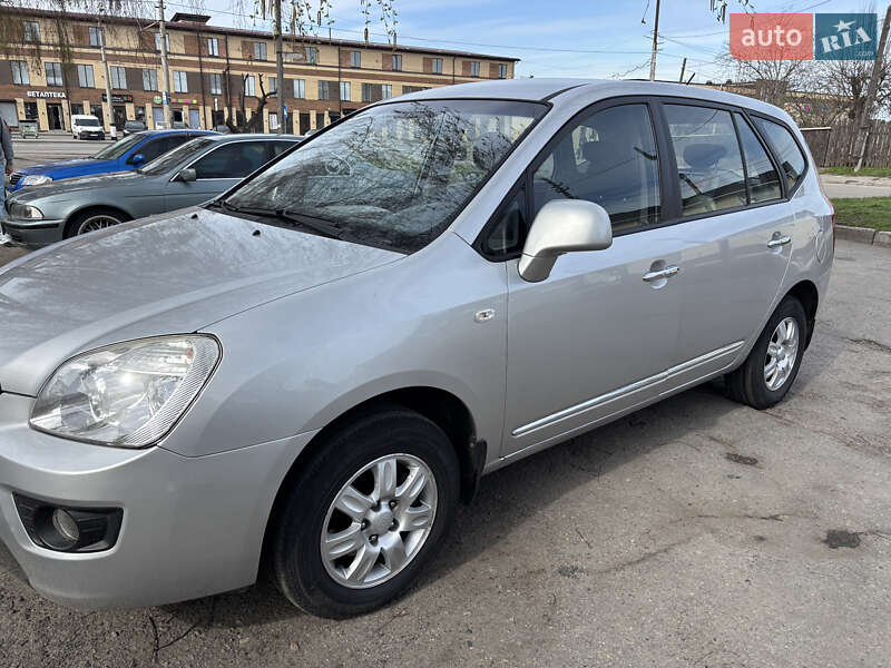 Kia Carens (2008)