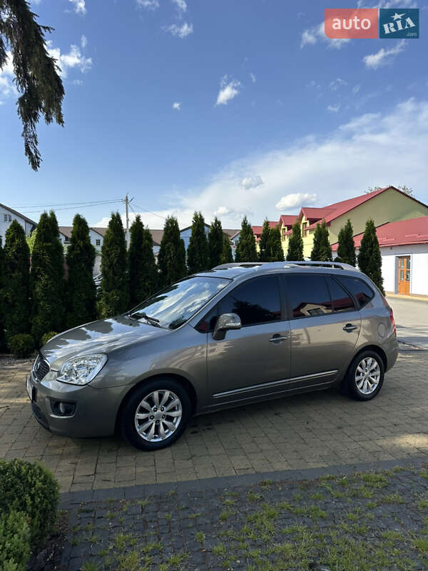 Kia Carens (2011)