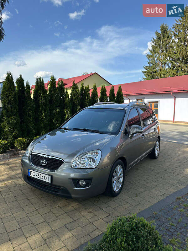 Kia Carens (2011)