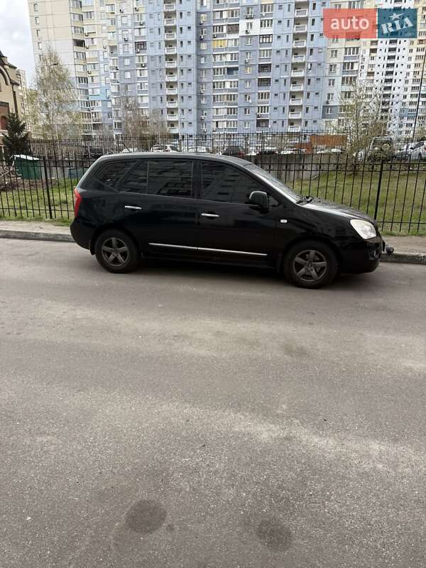 Kia Carens (2008)