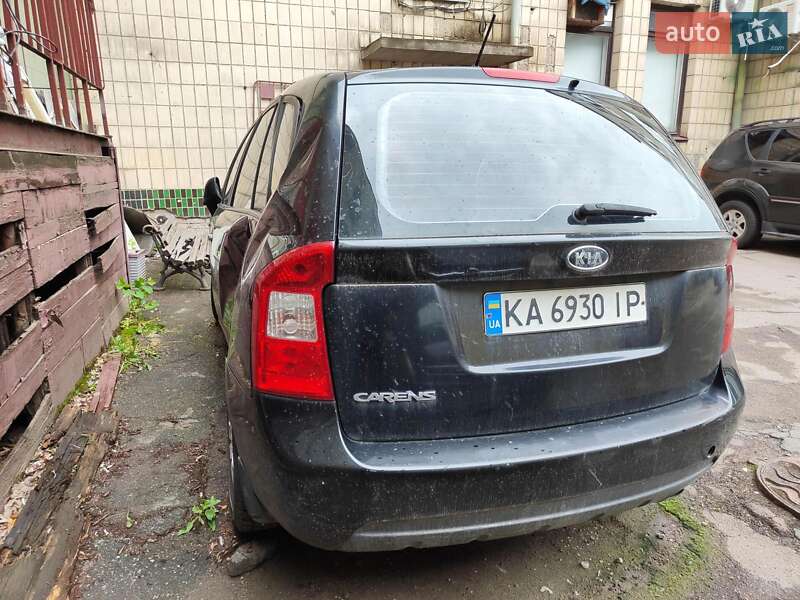 Kia Carens (2006)