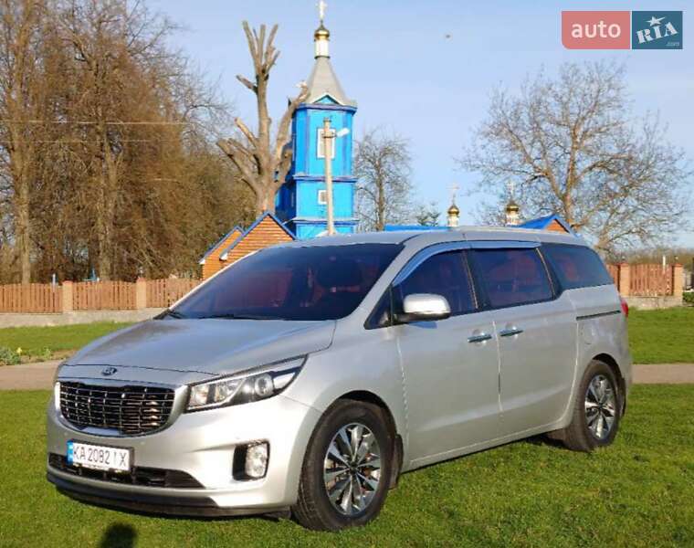 Kia Carnival (2014)