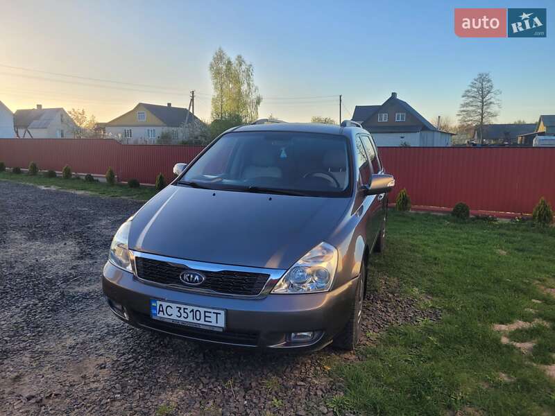 Kia Carnival (2010)