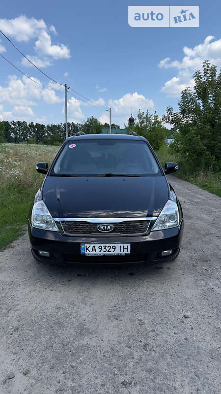 Kia Carnival (2011)
