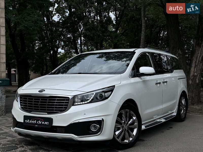 Kia Carnival (2016)