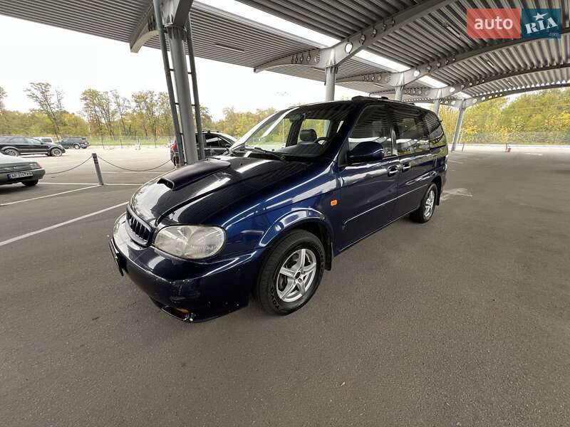 Kia Carnival (2000)