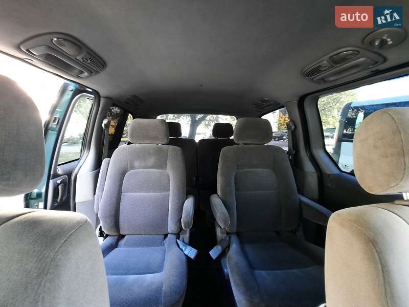 Kia Carnival (2004)