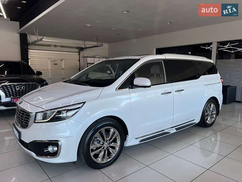 Kia Carnival (2016)
