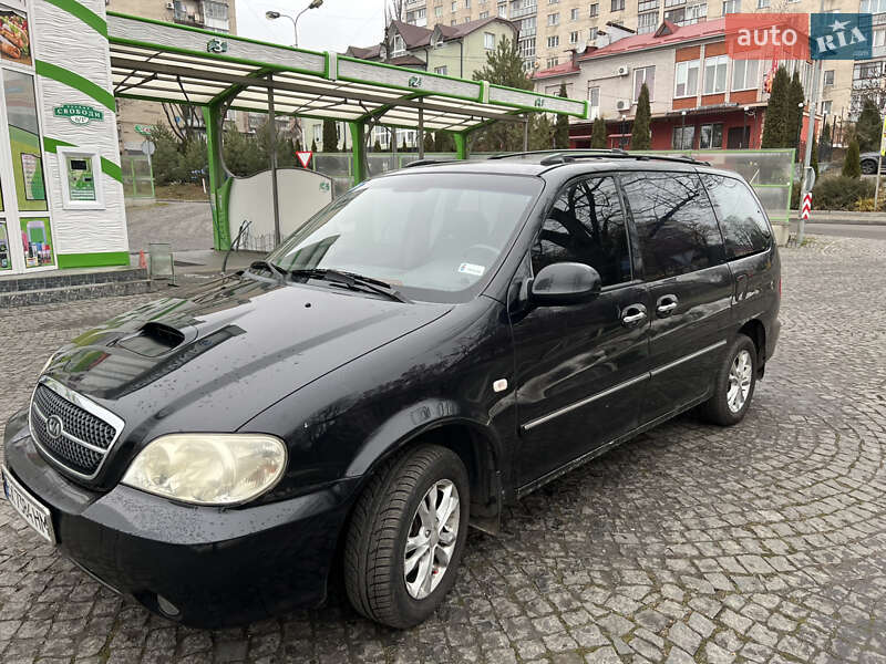Kia Carnival (2004)