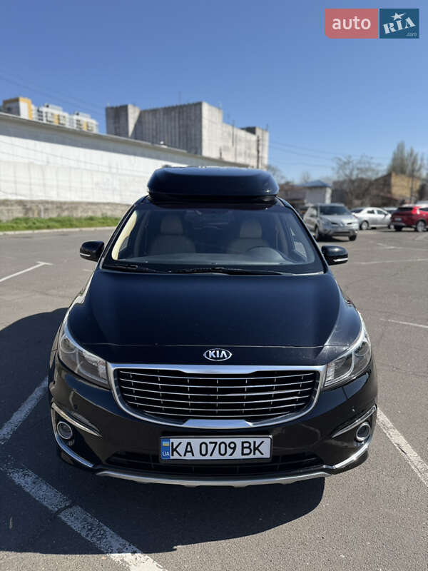 Kia Carnival (2016)