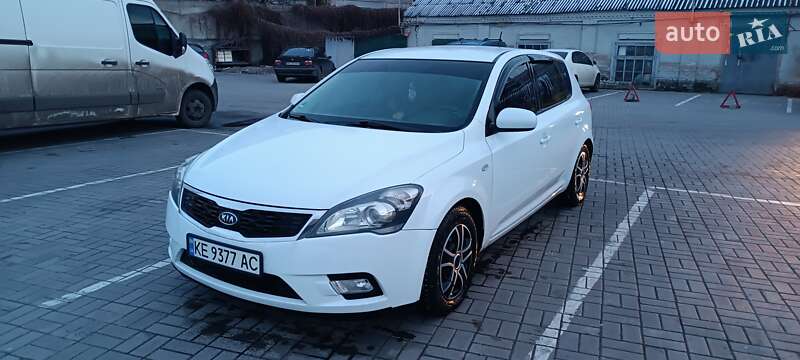 Kia Ceed (2010)