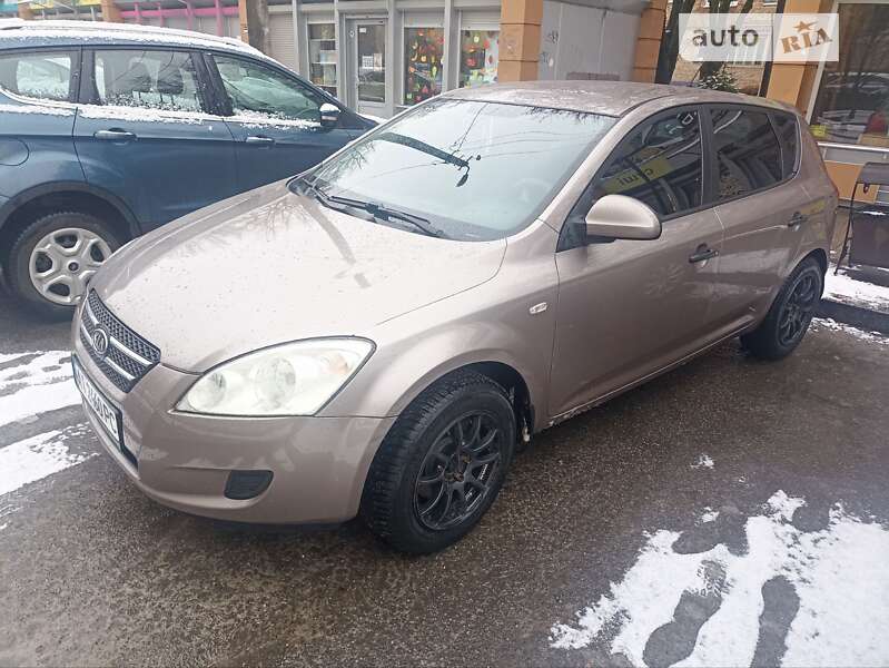 Kia Ceed (2007)