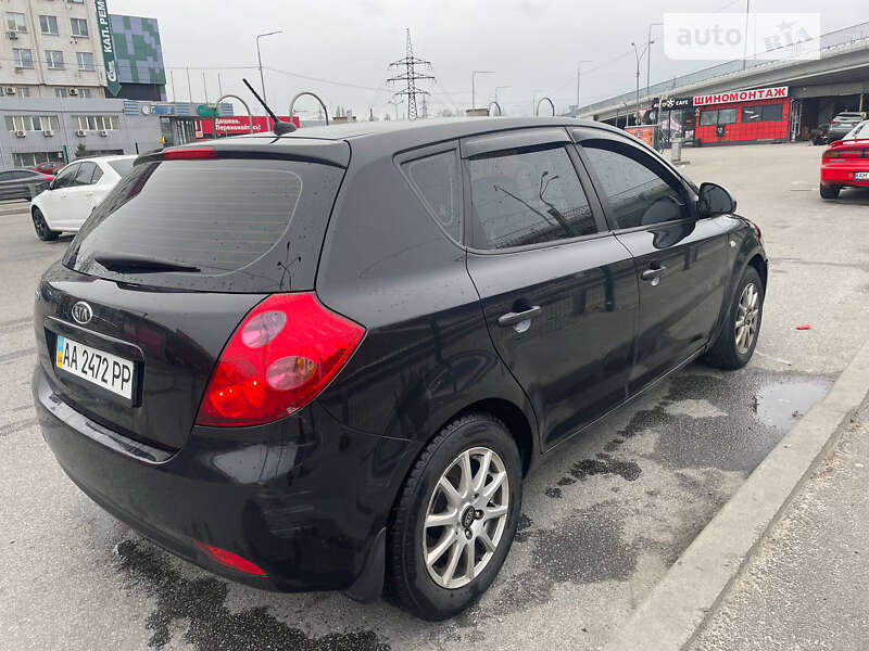 Kia Ceed (2009)