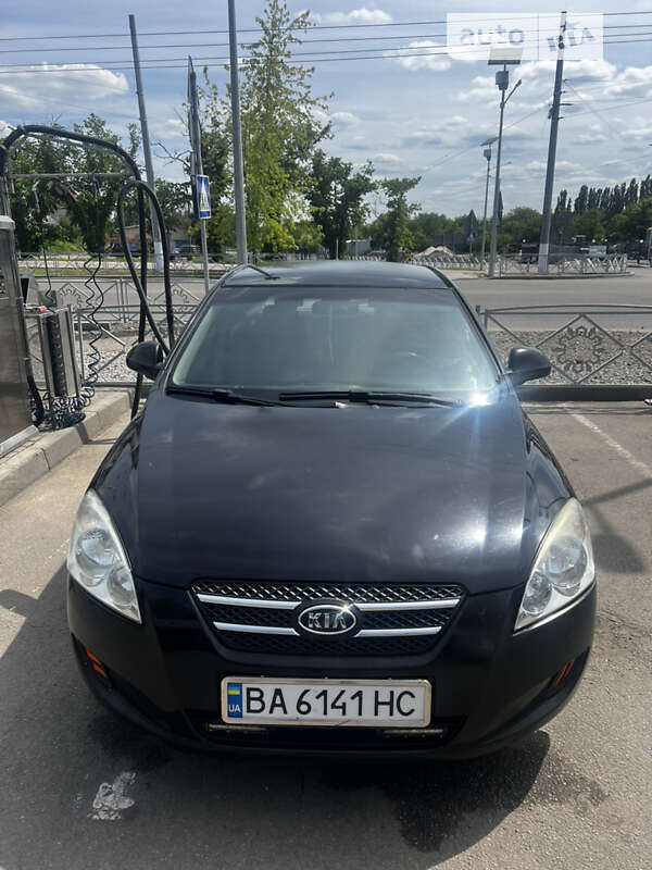 Kia Ceed (2008)
