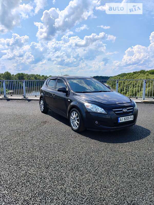 Kia Ceed (2008)
