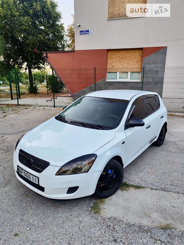 Kia Ceed (2008)