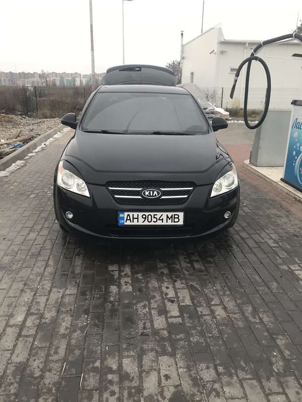 Kia Ceed (2008)