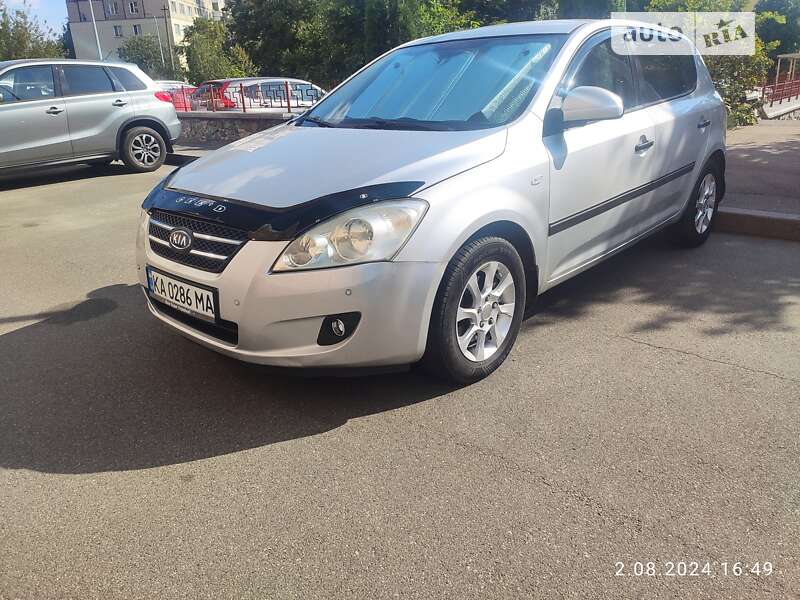 Kia Ceed (2007)