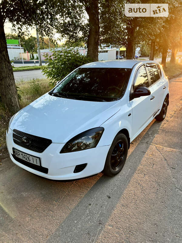 Kia Ceed (2008)