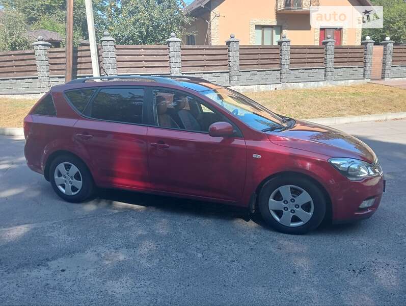 Kia Ceed (2011)