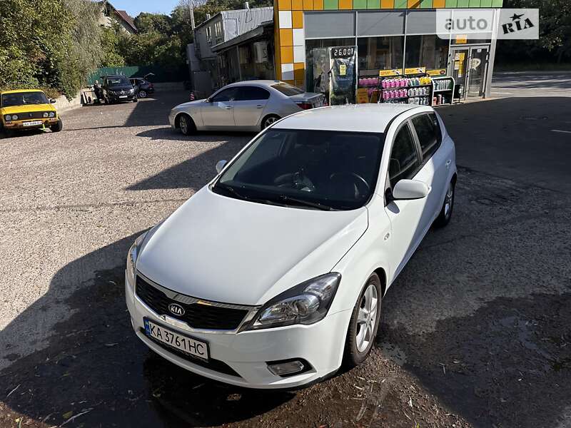 Kia Ceed (2012)