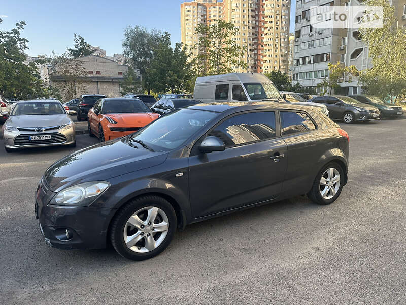 Kia Ceed (2008)