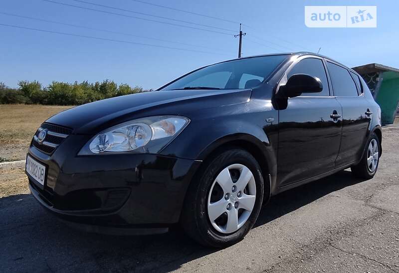 Kia Ceed (2007)