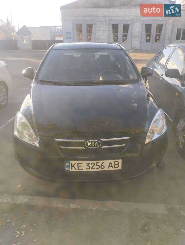 Kia Ceed (2008)