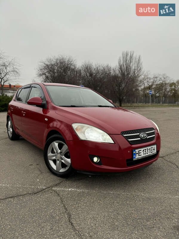 Kia Ceed (2008)